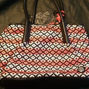 Vince Camuto coral and black pursue